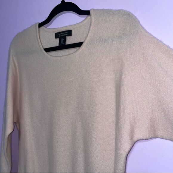 Tahari Cashmere Sweater Soft Pink Women M Contemporary Minimalist Office Modest - Picture 2 of 7
